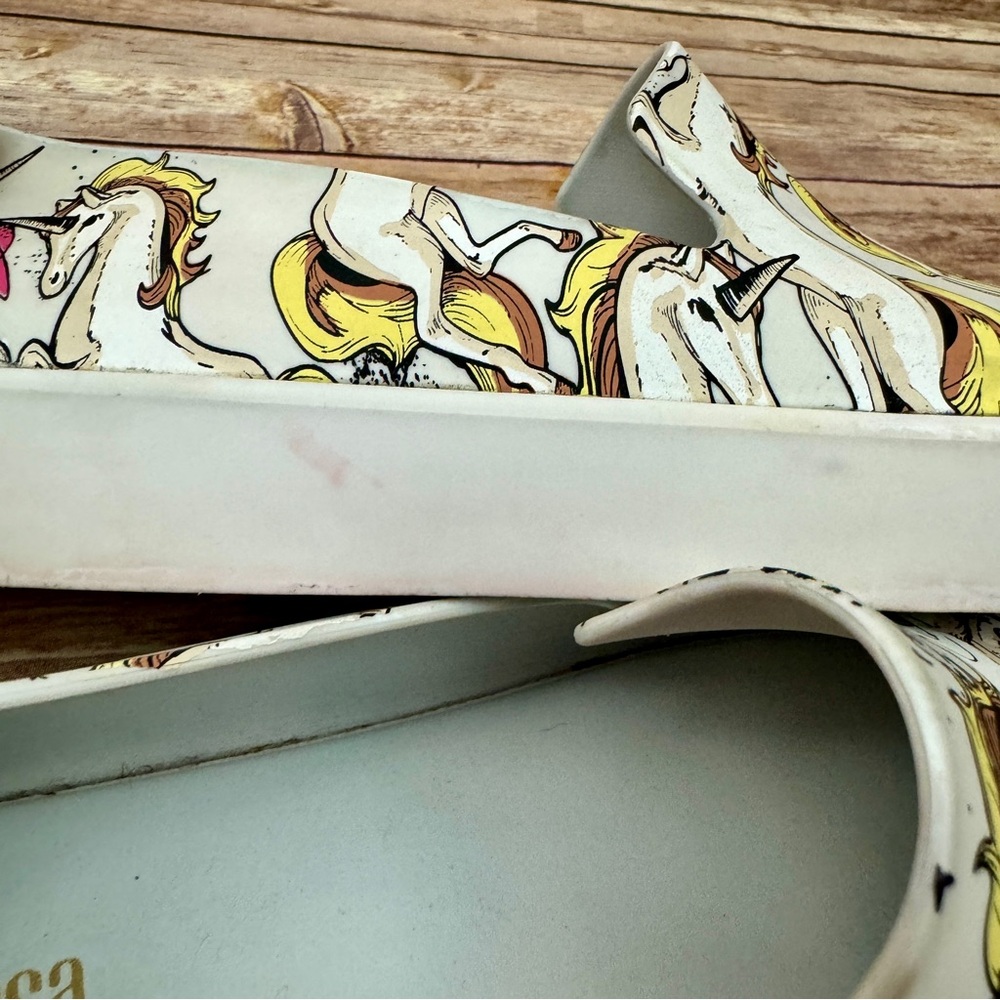 Melissa Womens Ground Slip On Unicorn Print Sneakers 8 - Picture 7 of 11